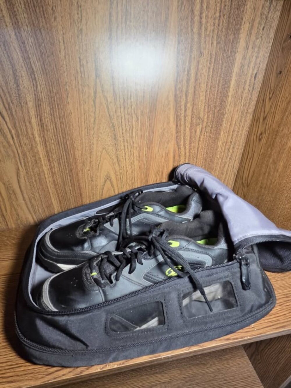 Golf Shoes with Carrying Case Size 11 Men's